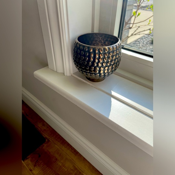Decorative accent container - Picture 1 of 3